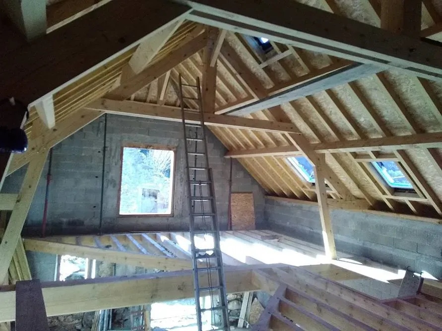 Pose de volets à Lescun